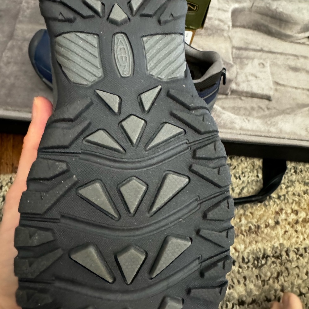 Keen size 5 Hiker New - Picture 6 of 8